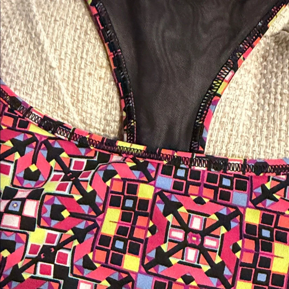 Victoria’s Secret VSX Women's Geometric Pattern Sports Bra - Pink and Black M